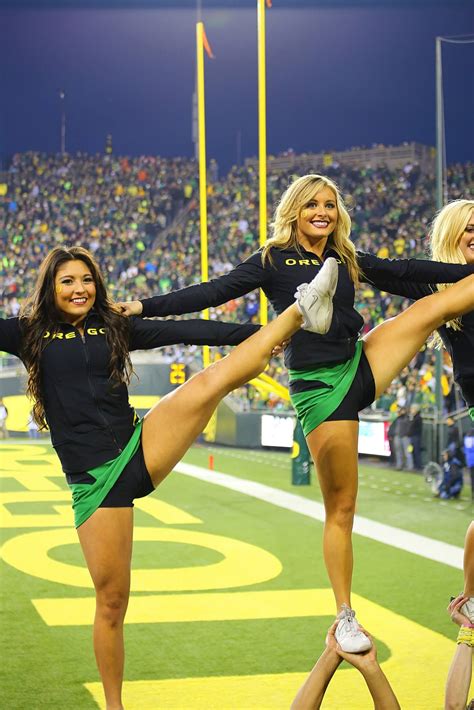 oregon ducks cheer|oregon ducks cheerleader.